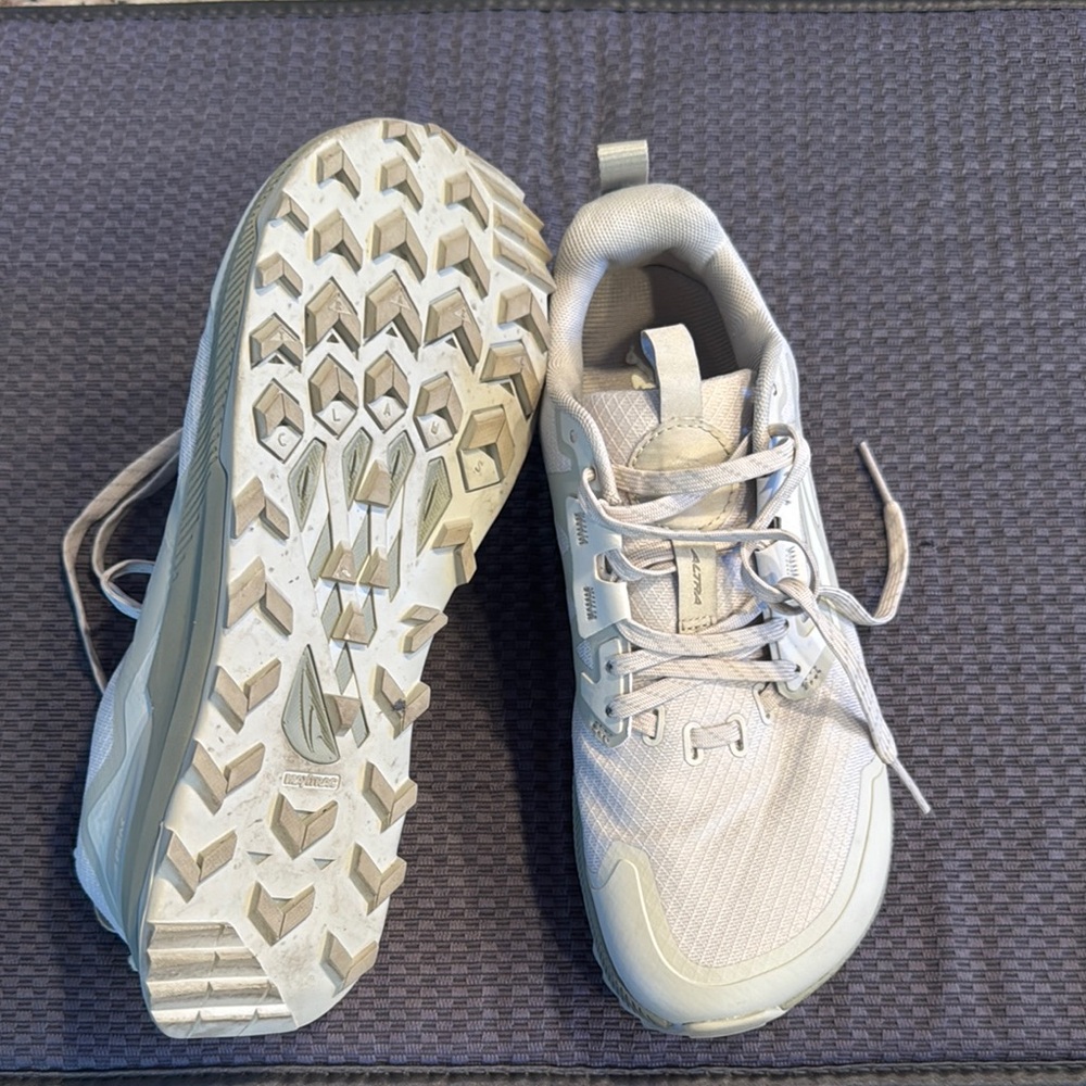 Altra trailing running shoes. Size 7. Like new. Taupe.